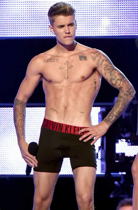 Foto Topless Di Panggung Justin Bieber Bikin Fans Wanita Histeris My
