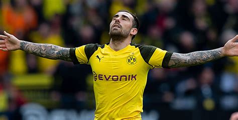 Dortmund, commonly known as borussia dortmund boˈʁʊsi̯aː ˈdɔɐ̯tmʊnt, bvb, or simply dortmund, is a german professional sports club based in dortmund. FC Bayern - BVB: Vorschau, Quoten & Wetten | bwin