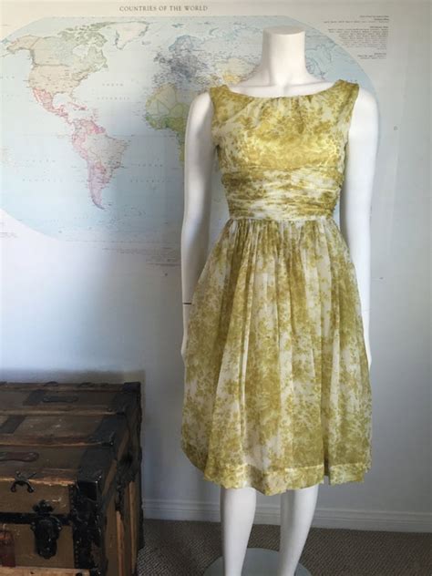 Dreamy 1950s Prom Dress Xs 2 Fit And Flair Tulle Gem