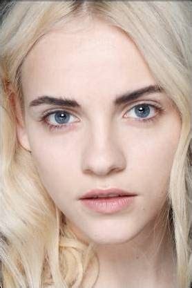 When they start to appear in your eyebrows, her first piece of advice is not to pluck them. SpoilMeBeautiful: Fall 2010 Makeup Trends