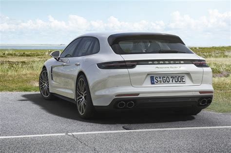 680 ps and 850 nm is the system power, the petrol engine makes 550 ps and 770 nm. Porsche Panamera Turbo S E-Hybrid Sport Turismo, con 680 ...
