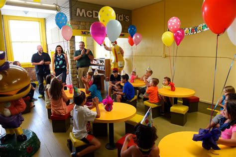 If you're hosting a birthday party at home and want decorations that look great without putting in too much work, pick a fun theme and use. Daytime Birthday Parties | Little Buckeye Children's Museum