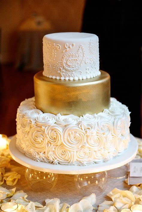 Butter and sugar cake design. Rosette, Gold and Paisley Wedding Cake
