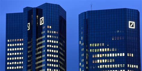 Im gegensatz zu den deutschen banken sieht das verdienstmodel von western union so aus, dass über den eigenen wechselkurs eine zweite „gebühr verdient wird. Deutsche Bank will Obergrenze für Boni verdoppeln