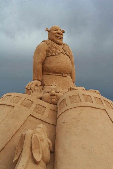 Amazing Sand Sculptures 22 Pics