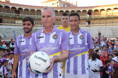 Nuestra pasión por el real valladolid han hecho posible superar momentos complejos y nos ha concedido el vivir juntos los grandes momentos de nuestra historia. Real Valladolid 16-17 Trikots veröffentlicht - Nur Fussball