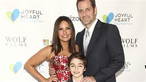 Special victims unit actor mariska hargitay shared a photo of herself standing outside new york city's hospital for special surgery after sustaining a broken knee, a. Mariska Hargitay Kids: Meet Her Adopted Children With ...
