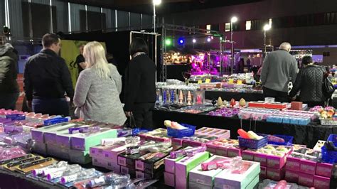 We did not find results for: Qui va au salon de l'érotisme à Artois Expo, ce week-end ...