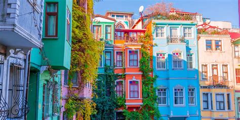 Descubre El Barrio De Mil Colores De Estambul