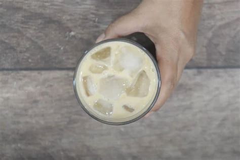 Iced Vanilla Latte Recipe Step By Step Video Whiskaffair