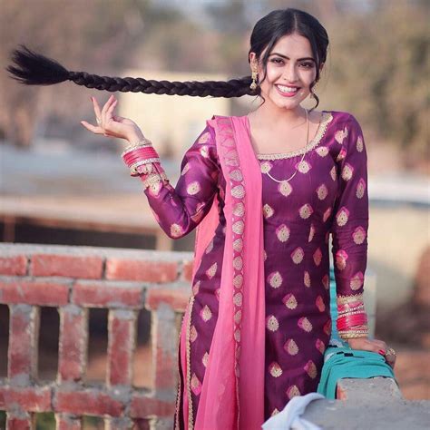 Pin By Gurimalhi On ਮੁਟਿਆਰਾਂ Naughty Outfits Punjabi Models