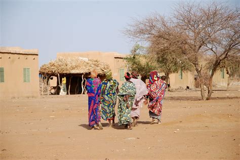 Women Colorful Dress Essakane Burkina Faso Case Visit Th Flickr