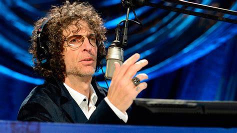 Contract Renewed The Howard Stern Show Stays On Air For 5 More Years