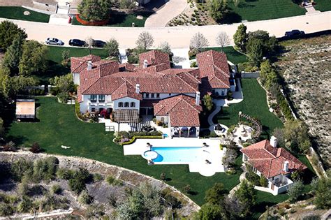 Khloe Kardashian Building Massive Dream Home Next To Kris Jenners
