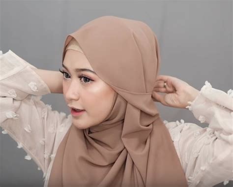 Tutorial Hijab Simple Menutup Dada Cara Hijab Pilihan