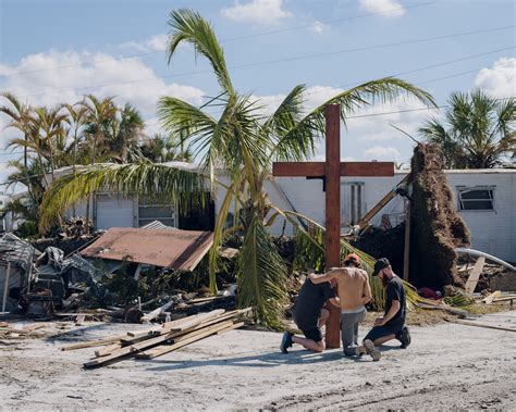 Surviving Hurricane Ian in a Fort Myers Apartment Complex | The New Yorker