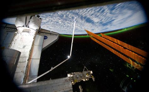 Soyuz Spacecraft Nasas Real Life Gravity Pics Pictures Cbs News
