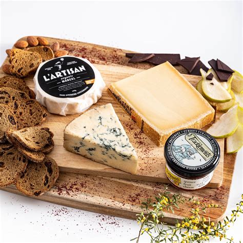 Artisan Cheese Hamper Three Cheeses Condiment Pack — Cornelius