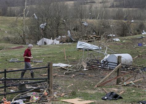 Officials Tornado Hits Kentucky Leaving Damage Injury
