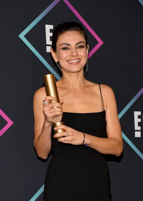 Mila Kunis At The 2018 Peoples Choice Awards Popsugar Celebrity Uk