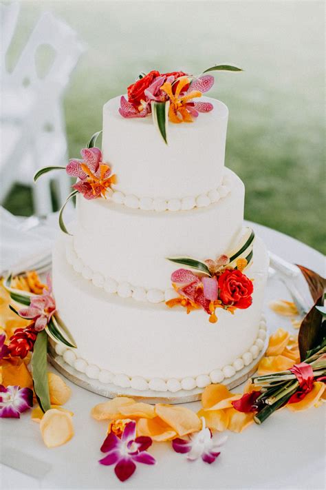 Hawaiin Wedding Cake Beach Theme Wedding Cakes Wedding Cake