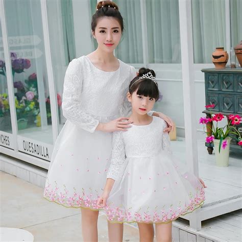 Discover More Than 134 Mom And Daughter Wedding Dress Vn