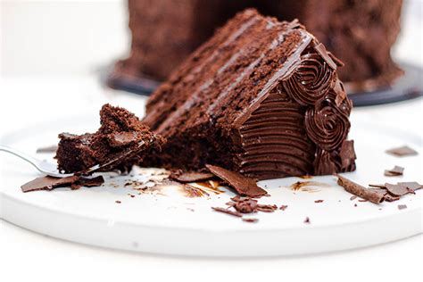 Costcos All American Chocolate Cake Is A Bargain And Weighs 7 Pounds