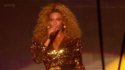 Beyoncé Sweet Dreams Live At Glastonbury Festival 2011 Youtube
