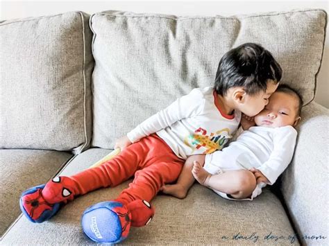 6 Dos And Donts For Introducing Older Sibling To Baby A Daily Dose