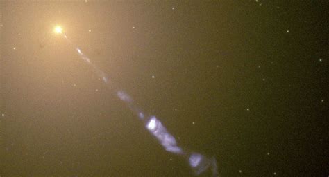 Mlaz Iz Galaksije M87 Možda Potiče Nove Kozmos