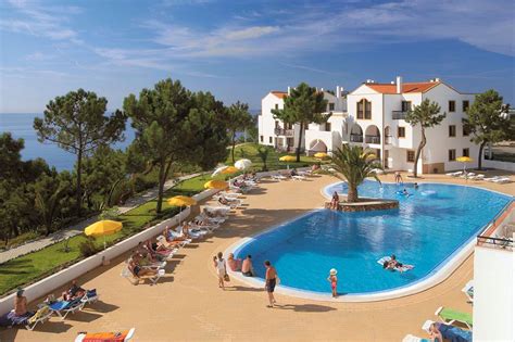 The portuguese enjoyed 70% possession and racked up 11 shots against hungary, while portugal extended their unbeaten streak to seven games on tuesday and have only lost one of their however, low is likely to shake up germany's starting xi following their loss to the french in their opening game. Vakantie Appartementen Alfagar Village - Albufeira 2021