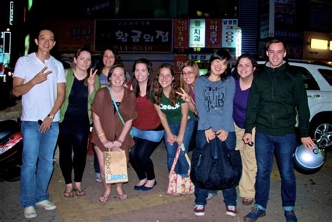 Tight Knit Group Helps Homeless In Suwon
