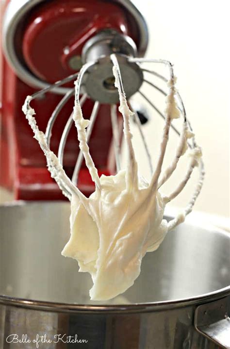 Easy Buttercream Frosting Belle Of The Kitchen