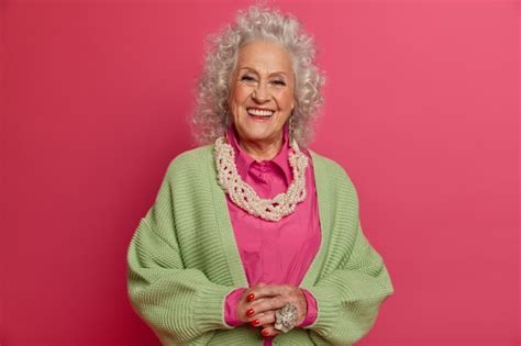 Free Photo Close Up On Elegant Elderly Woman Wearing Stylish Clothes