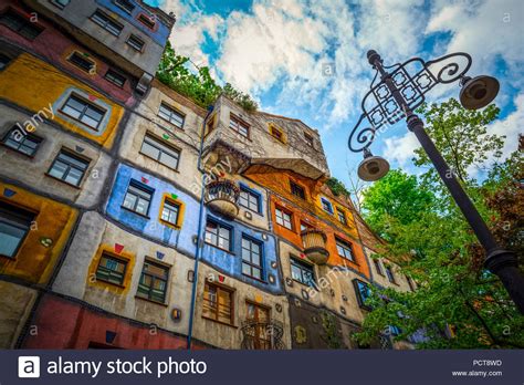 Os tipos de quartos podem variar. Strasse Architektur Europa Stock Photos & Strasse ...