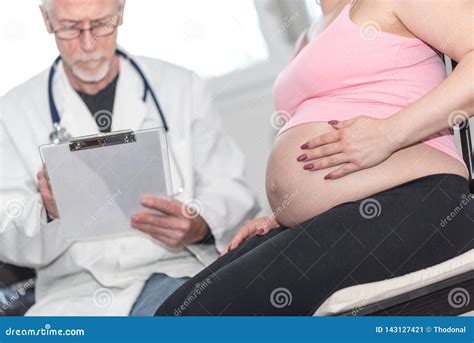 Pregnant Woman And Doctor Stock Image Image Of Clinic 143127421