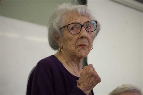 105 Year Old Woman Shares Her Life Experiences To Csun Sociology Class