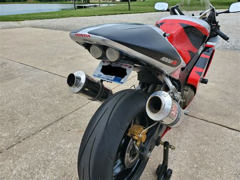 Honda rc51 sp1 / sp2 dhc carbon fiber headlight fillers. 20200725 2002 honda rc51 rvt1000r right rear - Rare ...