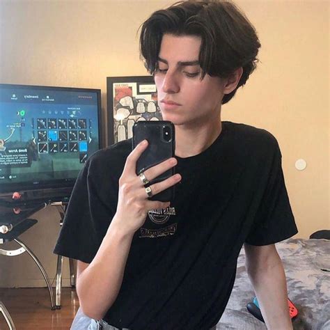 Eboy haircut is the hottest guy's trend to get in 2021. pin : kangaroomz in 2020 | Eboy hair, Long hair styles men ...