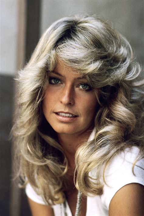 Farrah Fawcetts Most Iconic 70s Moments Beauty Hair Styles Farrah