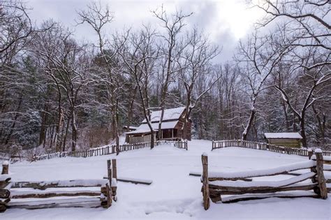 Pin By Joe Cochran On Winter Snow Cades Cove Beautiful Places On