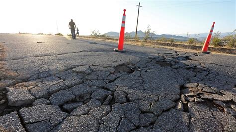 Der süden kaliforniens ist vom stärksten erdbeben seit zwei jahrzehnten erschüttert worden. Erdbeben der Stärke 7,1 erschüttert Südkalifornien — RT ...