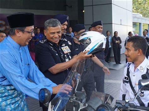 Shazalli who has been with celcom for the last 11 years, will now serve as regional ceo. Celcom celebrates Ramadhan with Malaysia Traffic Police Force