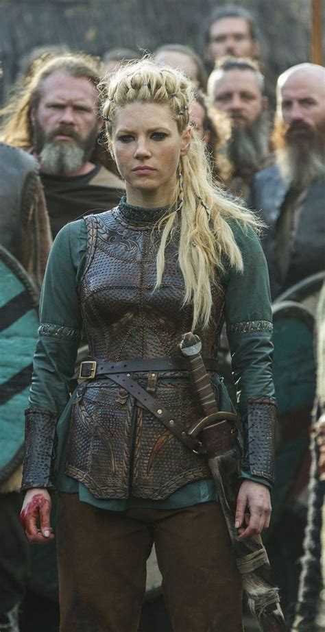 katheryn winnick in 2020 viking costume vikings costume diy viking women