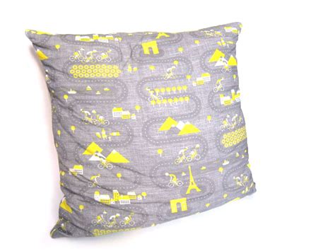 Thus, this fun removable pillow cover pattern! How to Sew Easy, Removable Pillow Covers | FreshStitches