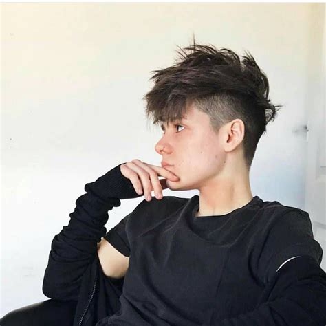 Any advice on how to style androgynous short hair? Pin on Androgynous•Hair