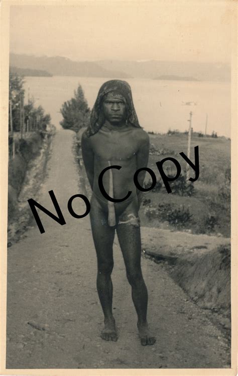 Foto Holländische Kolonie Asien Südsee Einheimischer Mann Nackt nude