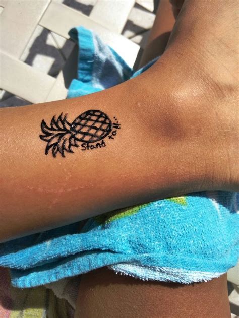 Wrist, hand, and finger design. (notitle) - Henna - #Henna #notitle | Henna tattoo designs ...