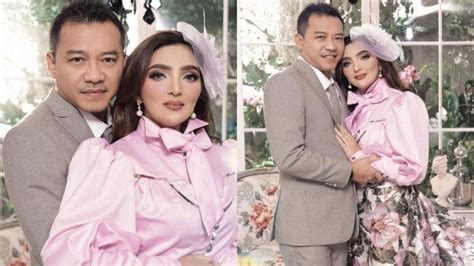 Ashanty harus rela melepasnya saat keliling istana cinere. TEREKAM Momen Langka Krisdayanti Duduk di Samping Anang ...