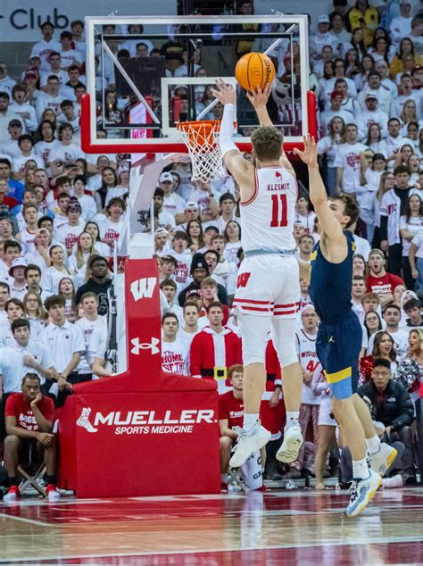 Men’s Basketball Wisconsin Bounces Back Beats Indiana 91 79 Behind Season High 26 From Klesmit